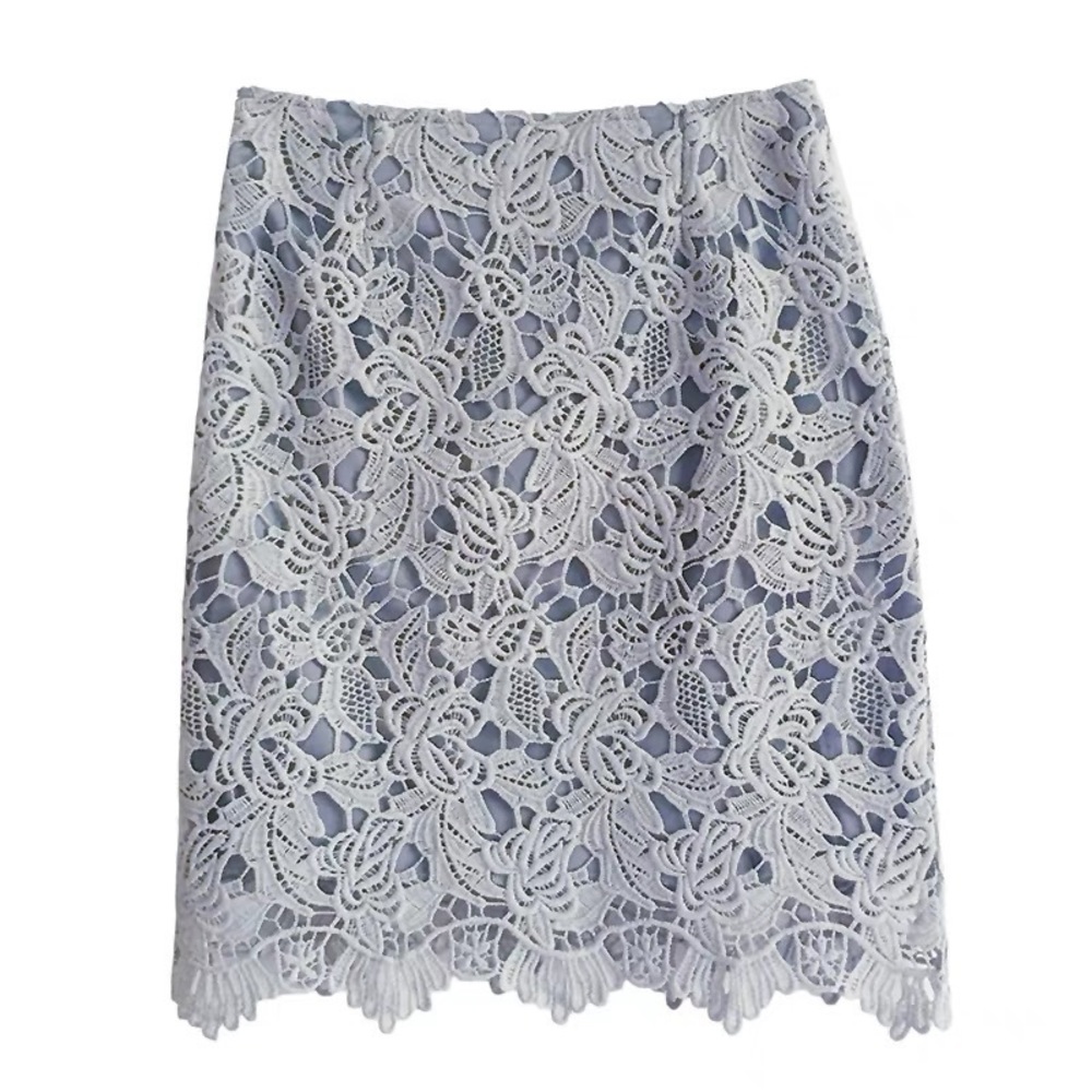 Elegant straight line skirt